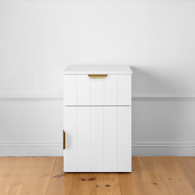 BEDSIDE TABLE - WHITE - VJ PANEL - PULL BRASS
